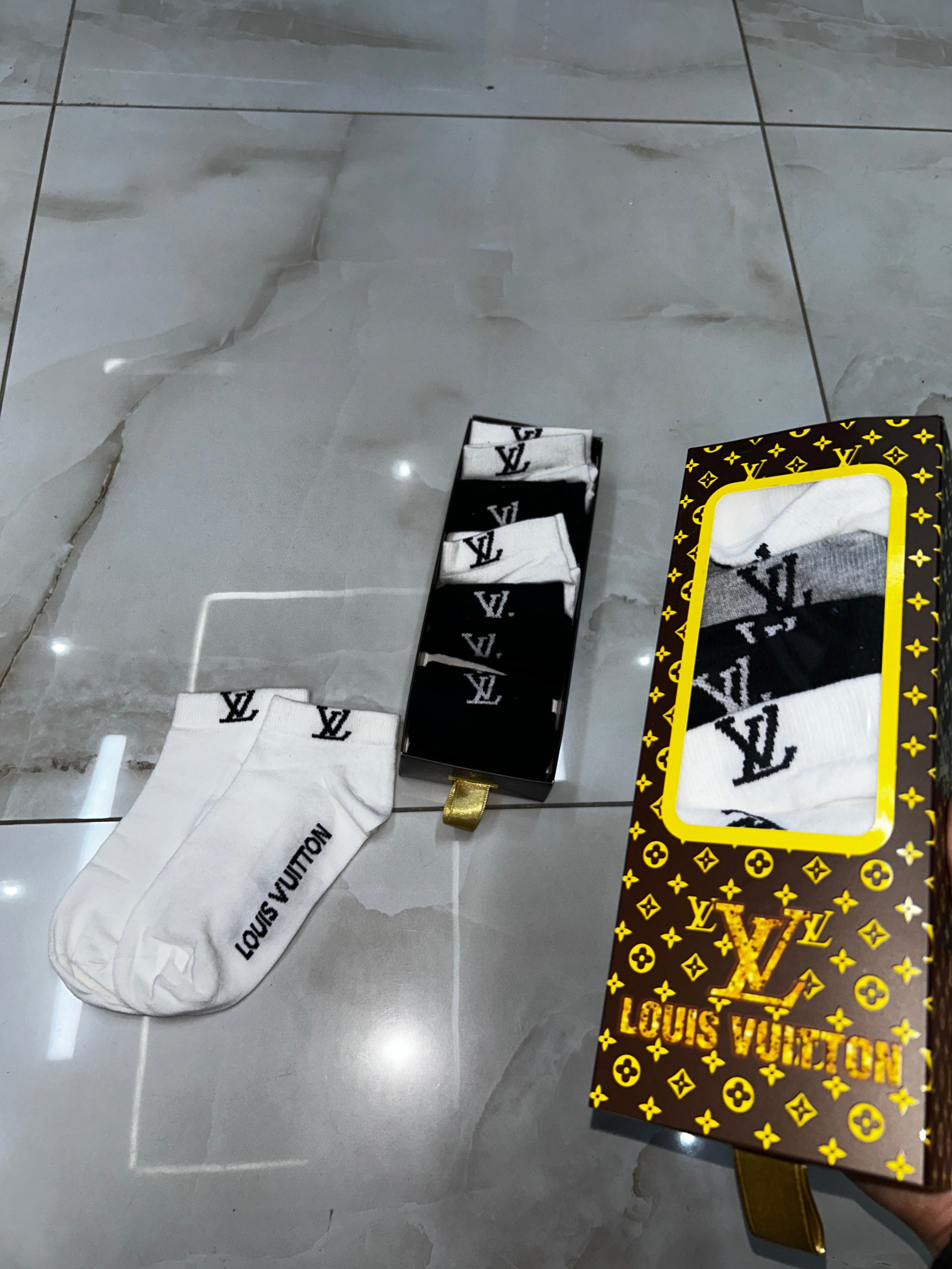 Louis Vuitton Socks-6Pair