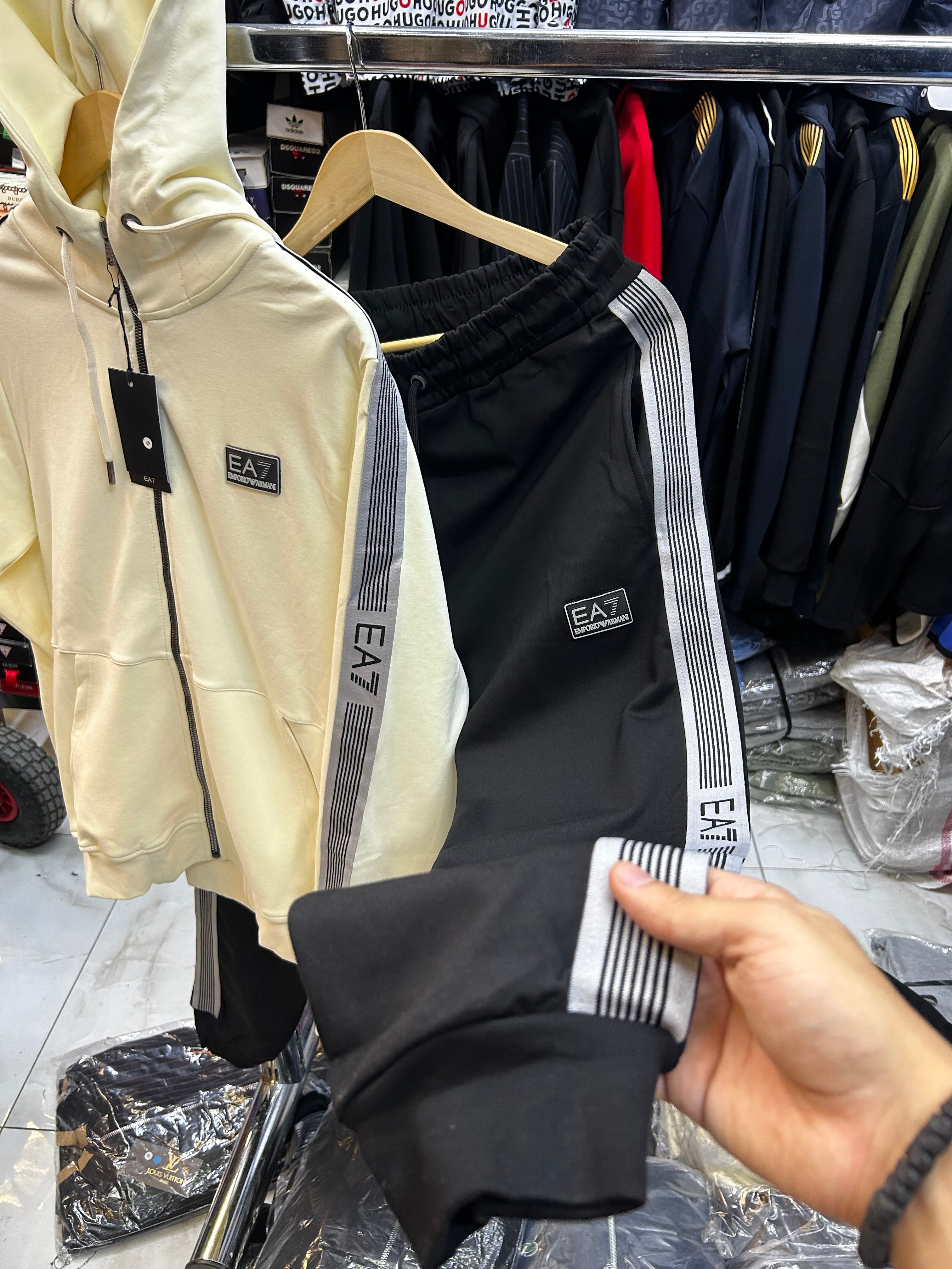 Armani EA7 Tracksuit-Complet