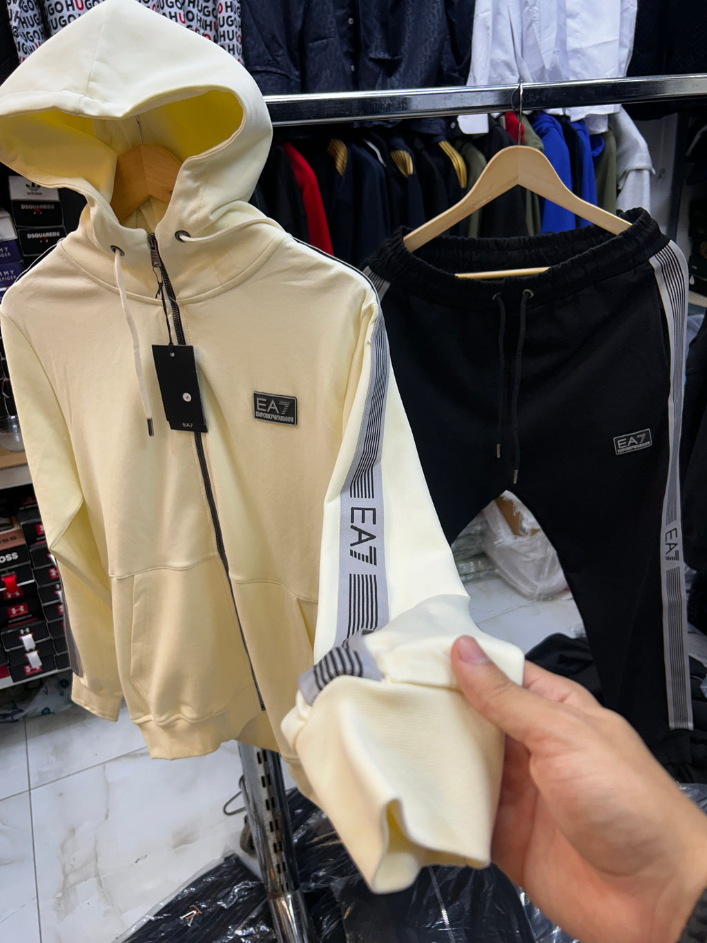 Armani EA7 Tracksuit-Complet