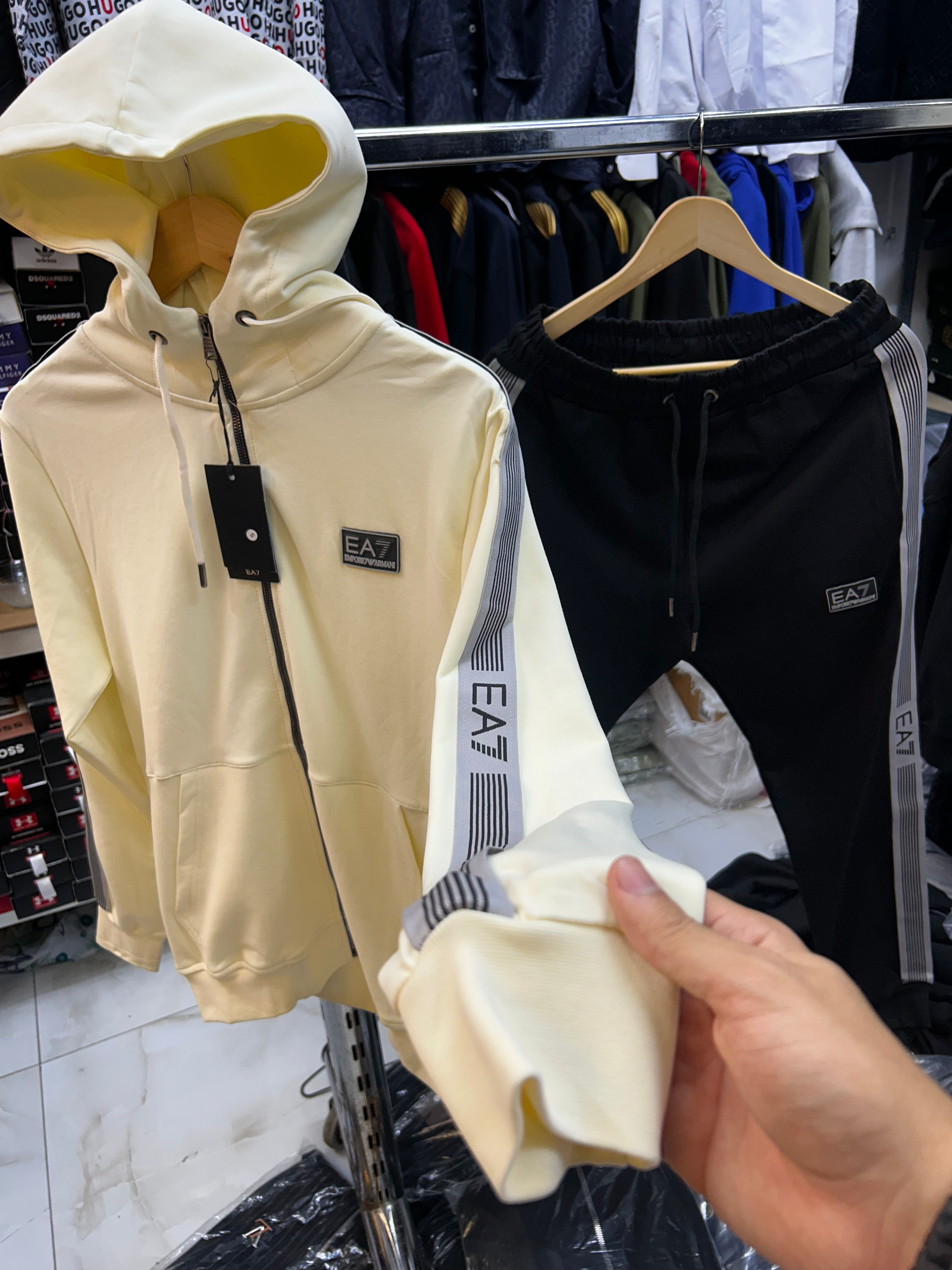 Armani EA7 Tracksuit-Complet